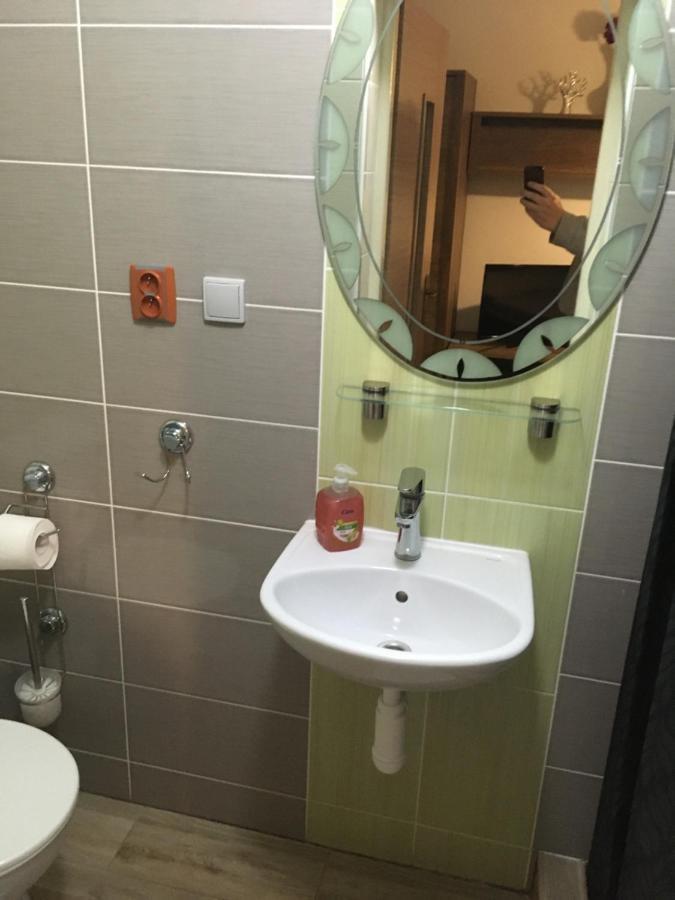 Komárno Harrys City Motel מראה חיצוני תמונה