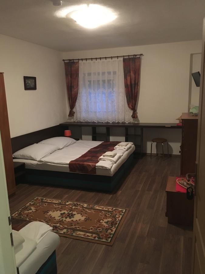 Komárno Harrys City Motel מראה חיצוני תמונה