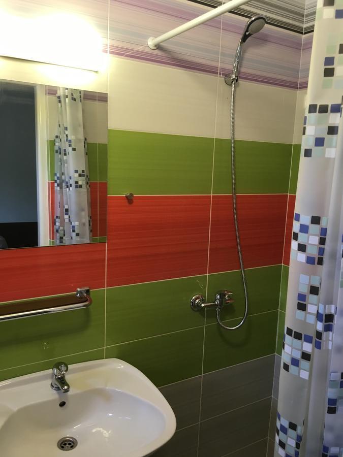 Komárno Harrys City Motel מראה חיצוני תמונה